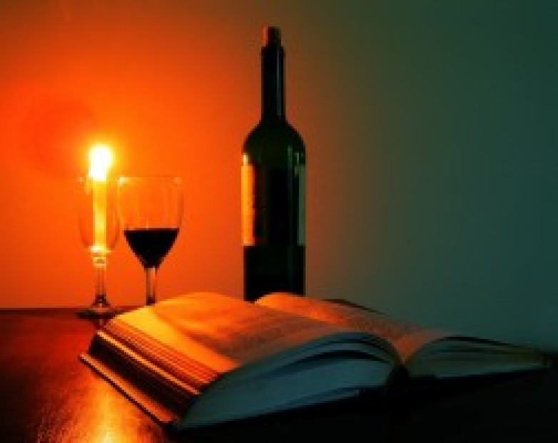 glass_of_wine_book_candle_239584